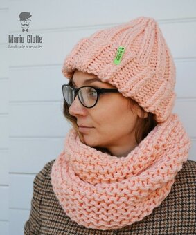 Ručně pletené nákrčníky a čepice - 3