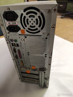 starý počítač celeron 2,6ghz - 3