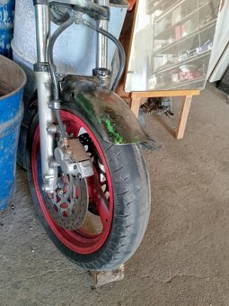 FZR 600 přední kolo - 3