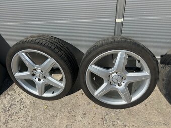 215/40 R18 AMG - 3