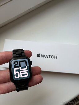 Apple Watch SE 2023 (2. generace, 40 mm) – JAKO NOVÉ + ocelo - 3