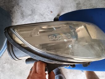 Prodám pravý bi-xenon na škoda Superb 2 - 3