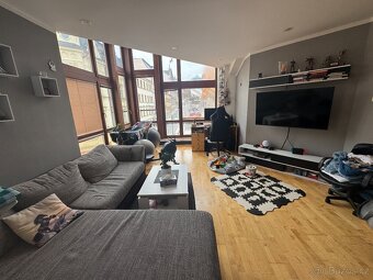 Prostor vhodný k bydlení 3 KK v centru Jablonce nad Nisou od - 3