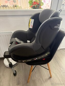 Autisedačka Britax Römer Dualfix, otočná 360° - 3