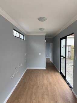 Mobilní kancelářský přepravní kontejner o rozměrech 40 x 8 s - 3