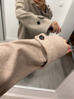 Béžový dámský kabát – dlouhý, elegantní - 3