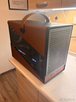 Herní retro PC rádio r5 7500f + 6800 xt 16GB + 64gb ddr5 ram - 3