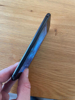 Apple iPhone 7 - černý - 128GB - 3