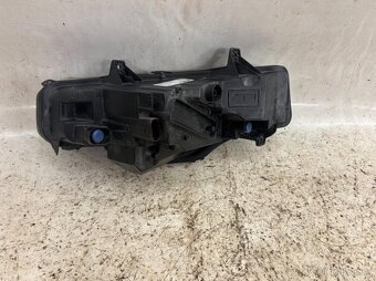 Pravá mlhovka Škoda Octavia 4 - - 3