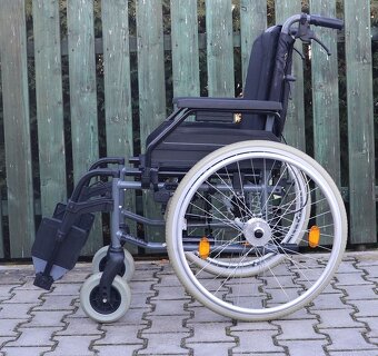 028-Mechanický invalidní vozík Tomtar. - 3