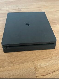 PS4 Slim - 3
