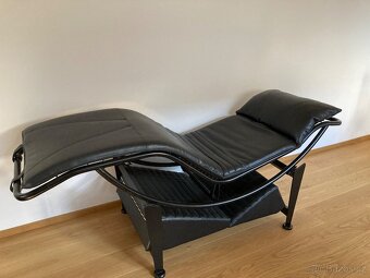 Kosmetické lehátko a stolky - 3
