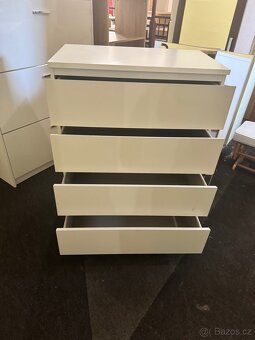 Hezká bílá 4 šuplíková komoda IKEA MALM - 3