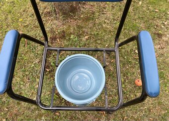 Toaletní křeslo pevné - 3