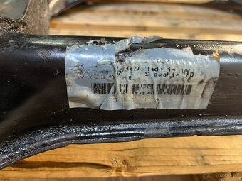 // Přední nápravnice AUDI Q7 3.0TDi 4x4 // - 3