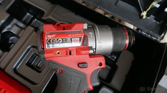 Kompaktní příklepová vrtačka Milwaukee FPD2 M12 FUEL - 3