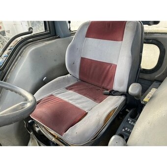 Malotraktor Iseki s kabinou - 3