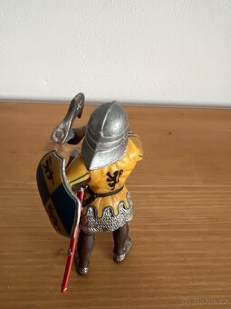 Schleich rytíř s sekerama - 3