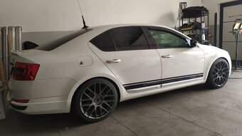 Škoda Octavia III 3.generace boční dveřní lišty originál - 3