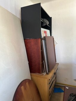 kancelářský nábytek + skříně - 3