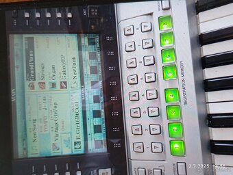Klávesy Yamaha Tyros 2 - 3
