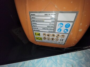 Lehce používanou míchačku 260l, 220V. namíchá 3 kolečka - 3