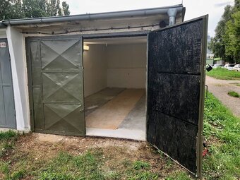 PRODÁM Garáž ul. Dolní - HOTEL KRYSTAL - 3