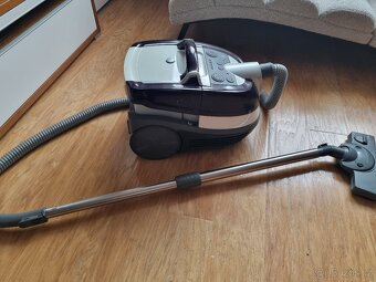 Vysavač - 3