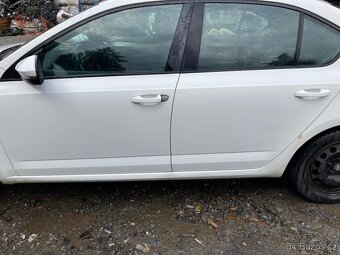 Prodám veškeré náhradní díly Škoda Octavia 3 bíla, červená - 3