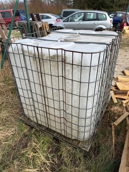 Plastová nádrž bez víčka - 3