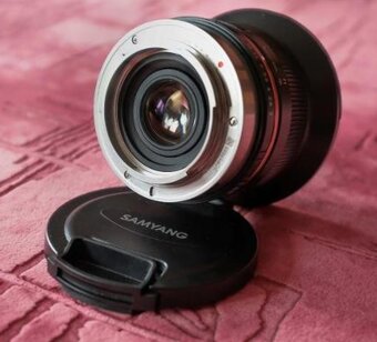 Samyang 12 mm f/2,0 NCS CS pro Fuji X černý - 3