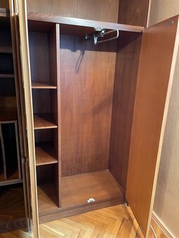 Retro stěna, skříňka, psací stůl, křesla, židle. - 3