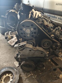 Motor 2.0 TDi 125 kw nahradne diely - 3