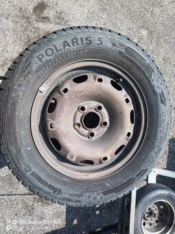 Zimní pneu Barum 175/70 R14 na disku Fabia 5x100. - 3