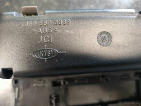 Středový plast přístrojové desky Mercedes W169 - 3
