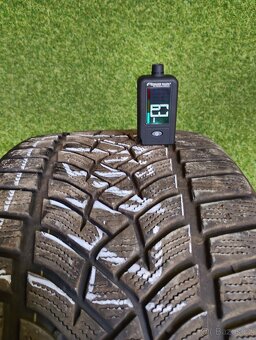 Zimní pneumatiky Goodyear UltraGrip Performance 255/35 R19 - 3
