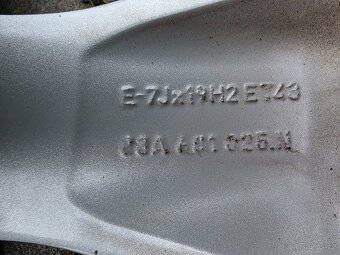 Originální 19" ALU kola Audi se zimním obutím Goodyear - 3