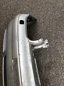 VW golf 4 přední nárazník stříbrný - 3