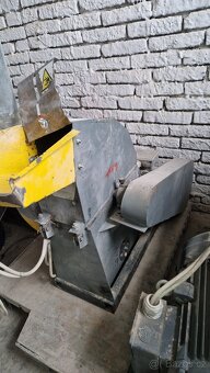 Drtička štěpky, kartonů a slámy - 3