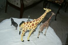 39Z - Žirafa NE Schleich ale Papo, - 3