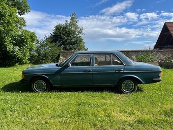Mercedes W123 200D - 3