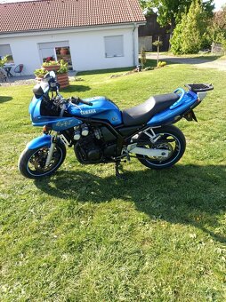 Yamaha FZS 600 - 3