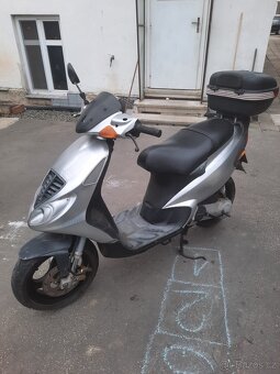Skutr Piaggio NRG - 3