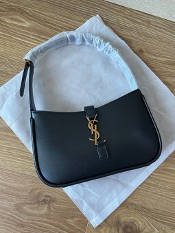 Kabelka Yves Saint Laurent Le 5 à 7 - 3