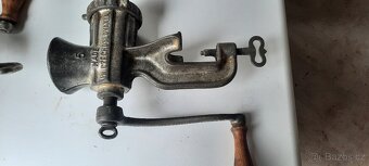 Mlýnky na maso vel.5,mlýnek na mák a odšťavňovač - 3