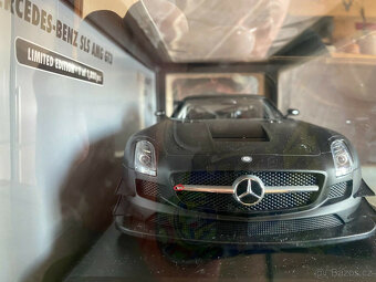 1:18 Mercedes SLS AMG Matt Schwarz Minichamps Lim.ed. - 3