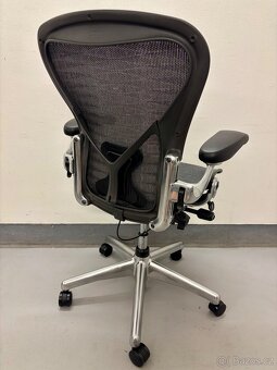Kancelářská židle Herman MIller Aeron - 3