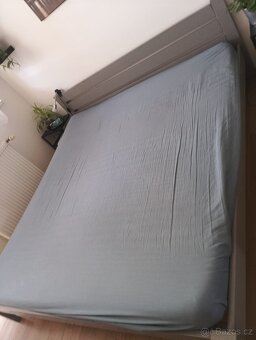 Manželská postel s MATRACÍ + náhradní laťky k roštu - 3