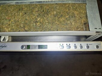 Myčka Whirlpool ADG 9836/1na opravu nebo na náhradní díly - 3