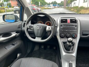 Toyota Auris 1.3 VVT-i, původ ČR 2010, naj. 93 000km - 3